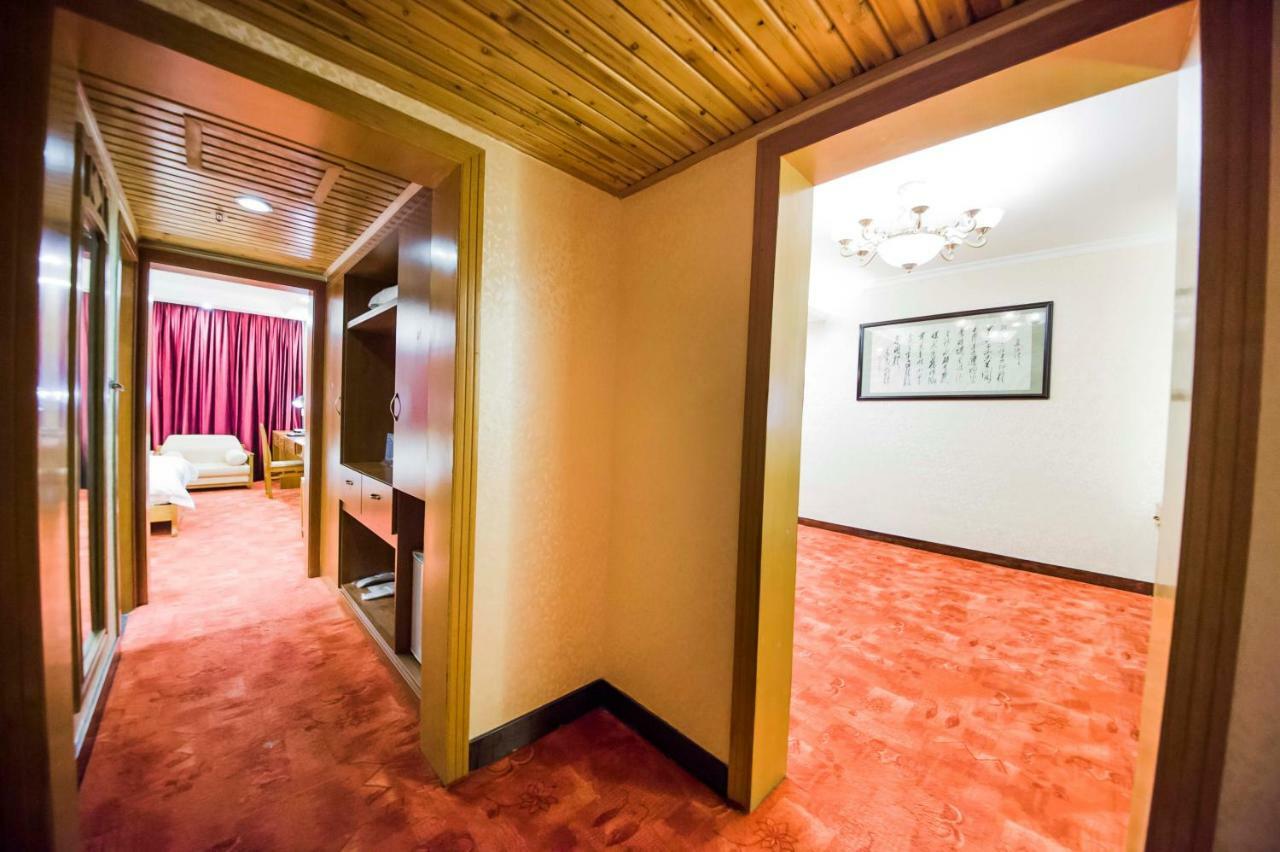 New Century Hotel Yangshuo Εξωτερικό φωτογραφία
